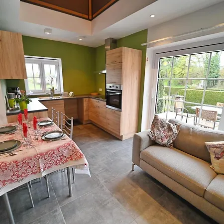 La Petite Maison Dans La Prairie Hotton