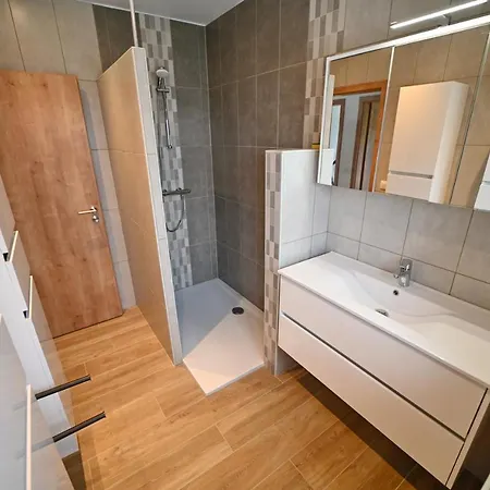La Petite Maison Dans La Prairie הוטון