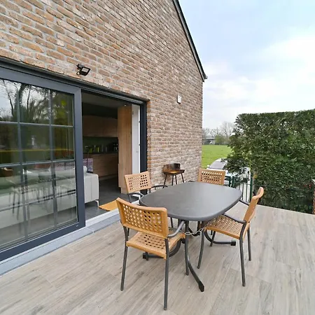 La Petite Maison Dans La Prairie הוטון